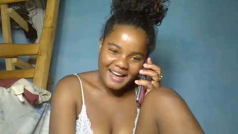 allizida01 online show from November 25, 2025, 4:07 pm