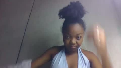Snapshot of allizida01 chatting on May 19, 2026, 12:49 am allizida01 online show from May 19, 2026, 12:49 am