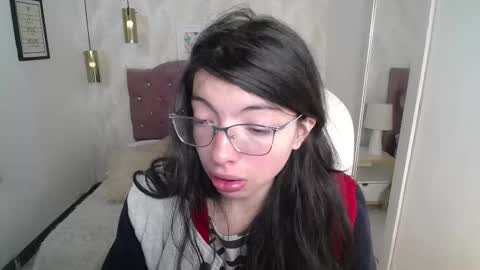 Snapshot of alllyson_ chatting on December 16, 2025, 7:52 pm alison online show from December 16, 2025, 7:52 pm