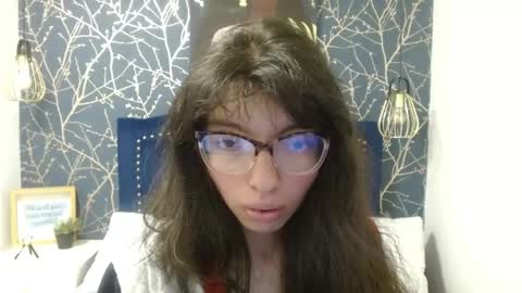 Snapshot of alllyson_ chatting on May 27, 2026, 7:55 pm alison online show from May 27, 2026, 7:55 pm