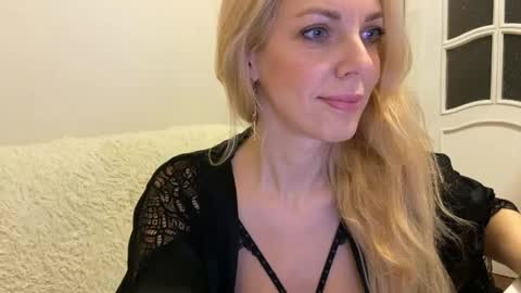 Snapshot of allmaybe chatting on May 26, 2026, 6:37 pm Nika online show from May 26, 2026, 6:37 pm