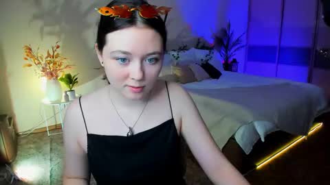 alluringeyess online show from November 13, 2025, 11:20 am