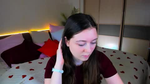 alluringeyess online show from March 16, 2026, 2:21 pm