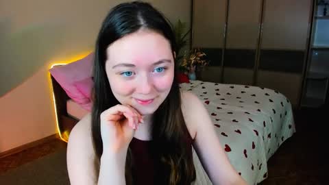 alluringeyess online show from April 10, 2026, 12:10 pm