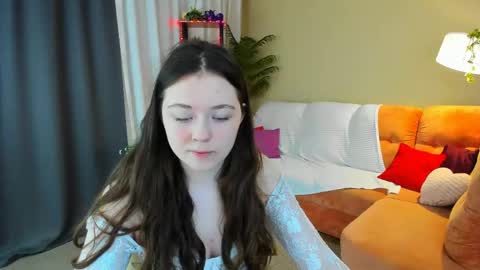 Snapshot of alluringeyess chatting on April 26, 2026, 4:37 pm alluringeyess online show from April 26, 2026, 4:37 pm