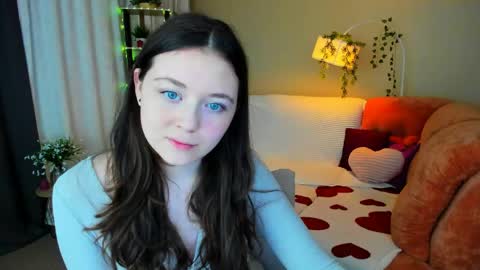 alluringeyess online show from June 7, 2026, 4:33 pm