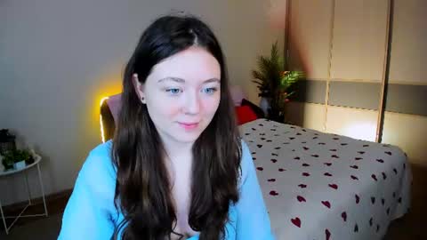 alluringeyess online show from June 14, 2026, 4:47 am