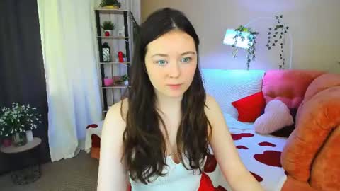 alluringeyess online show from June 19, 2026, 9:13 am