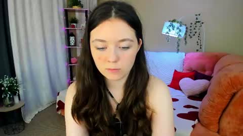 alluringeyess online show from June 26, 2026, 4:22 pm