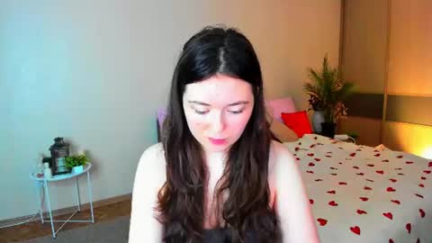alluringeyess online show from July 7, 2026, 4:48 am