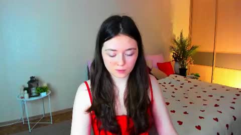 alluringeyess online show from July 7, 2026, 7:23 am