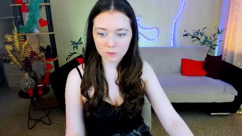 alluringeyess online show from July 9, 2026, 12:42 pm