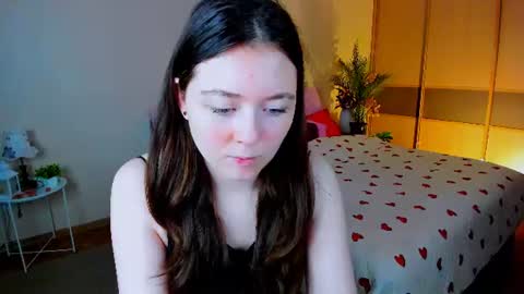 alluringeyess online show from July 13, 2026, 11:35 am