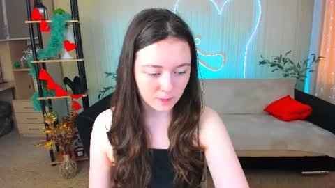alluringeyess online show from July 22, 2026, 12:19 pm