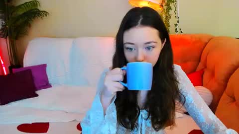 alluringeyess online show from July 26, 2026, 9:16 am
