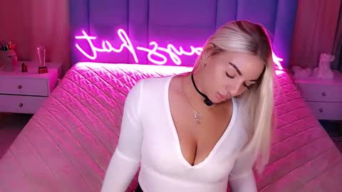 AlwaysHot online show from February 19, 2026, 2:07 am