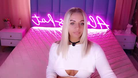 AlwaysHot online show from March 29, 2026, 2:11 am