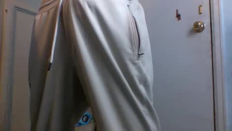 Snapshot of allwolf0323 chatting on November 14, 2025, 6:17 pm allwolf0323 online show from November 14, 2025, 6:17 pm