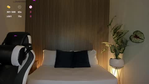 A L L I E online show from September 12, 2025, 9:48 pm