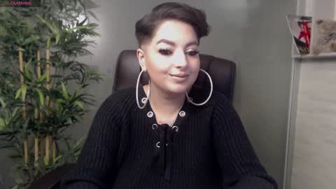 Snapshot of allyiah chatting on February 4, 2025, 10:13 pm online show from February 4, 2025, 10:13 pm