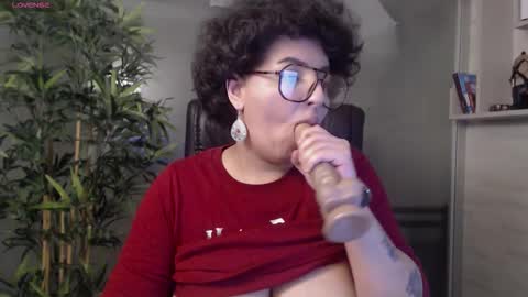 Snapshot of allyiah chatting on September 12, 2025, 4:18 pm online show from September 12, 2025, 4:18 pm