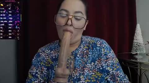 Snapshot of allyiah chatting on November 29, 2025, 7:06 pm online show from November 29, 2025, 7:06 pm