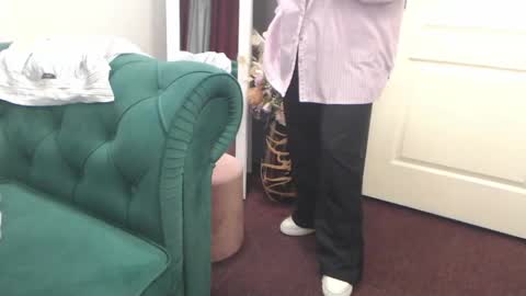 Snapshot of allyiah chatting on April 30, 2026, 8:57 pm online show from April 30, 2026, 8:57 pm