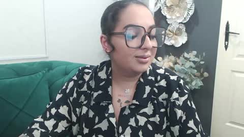 Snapshot of allyiah chatting on May 4, 2026, 6:37 pm online show from May 4, 2026, 6:37 pm