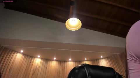 Snapshot of allyjensen chatting on February 25, 2026, 10:25 am Alisson online show from February 25, 2026, 10:25 am