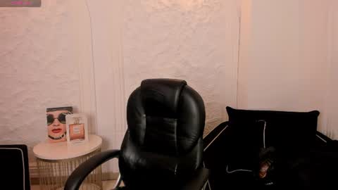 Alisson online show from July 17, 2026, 10:22 am