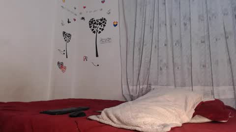 Allyka online show from December 22, 2025, 11:24 pm