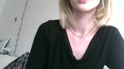 Ally Girl In Her Ally World online show from June 8, 2026, 1:39 am