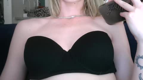 Ally Girl In Her Ally World online show from June 13, 2026, 1:25 am