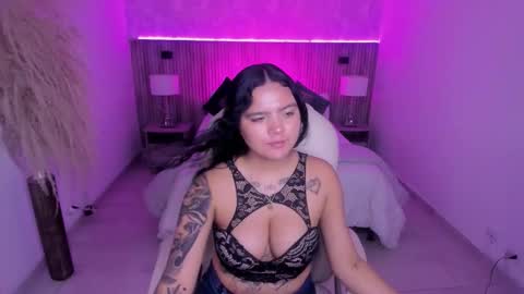 Snapshot of allyson_brownn chatting on December 1, 2025, 9:53 pm allyson_brownn online show from December 1, 2025, 9:53 pm