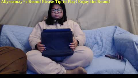Snapshot of allyssamay chatting on February 1, 2026, 4:44 am Allyssamay online show from February 1, 2026, 4:44 am