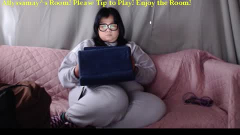 Snapshot of allyssamay chatting on March 27, 2026, 8:26 am Allyssamay online show from March 27, 2026, 8:26 am