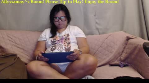 Snapshot of allyssamay chatting on May 6, 2026, 2:29 am Allyssamay online show from May 6, 2026, 2:29 am
