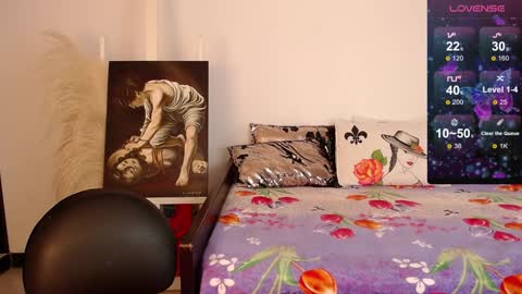 alma_art_ online show from December 12, 2024, 9:15 pm