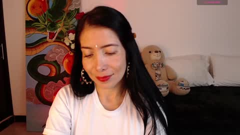 alma_art_ online show from February 1, 2025, 1:34 am