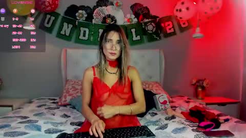 Snapshot of alma_rose_ chatting on July 1, 2026, 2:35 am alma_rose_ online show from July 1, 2026, 2:35 am