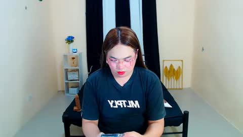 Snapshot of almirablont13 chatting on September 29, 2025, 6:13 pm Almira online show from September 29, 2025, 6:13 pm