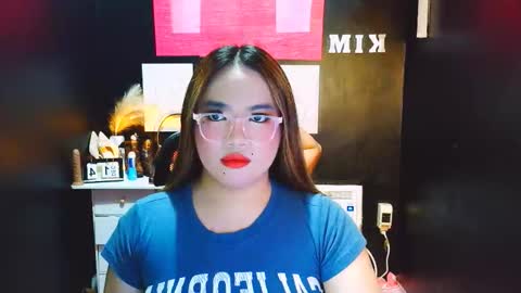 Snapshot of almirablont13 chatting on December 14, 2025, 3:01 am Almira online show from December 14, 2025, 3:01 am