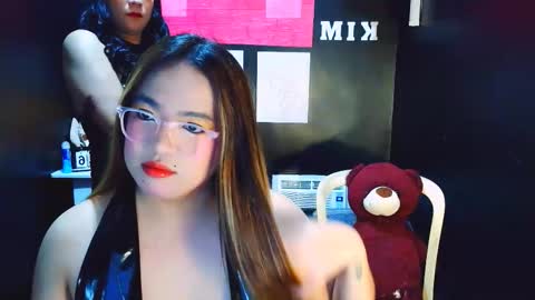 Snapshot of almirablont13 chatting on December 16, 2025, 3:11 am Almira online show from December 16, 2025, 3:11 am