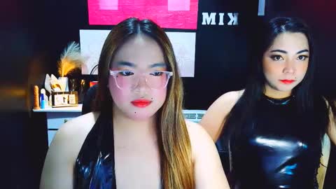 Snapshot of almirablont13 chatting on December 17, 2025, 5:02 am Almira online show from December 17, 2025, 5:02 am