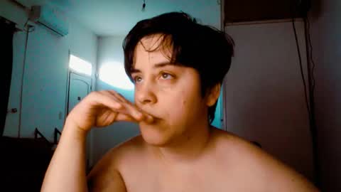 Almond online show from December 19, 2025, 8:49 pm