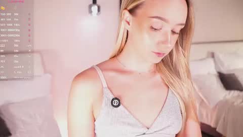 Lia online show from June 26, 2026, 1:43 am