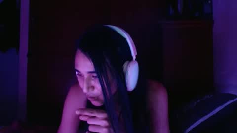 Snapshot of alogenotwink chatting on December 18, 2024, 11:08 pm STEPHAN online show from December 18, 2024, 11:08 pm