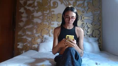 Snapshot of alogenotwink chatting on October 3, 2025, 12:13 pm STEPHAN online show from October 3, 2025, 12:13 pm