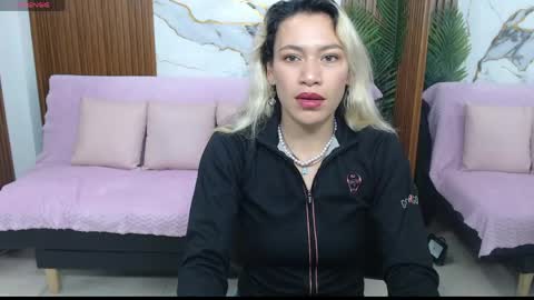 alonddra_tay online show from April 16, 2026, 11:44 am