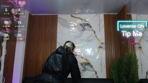 alonddra_tay online show from May 19, 2026, 11:38 am